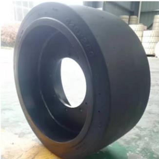 Wirtgenmilling machine front wheel tires 2136698