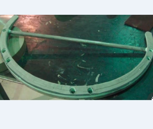 Double wheel milling C-shaped ring