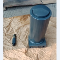 Track tensioning oil cylinder 80616824