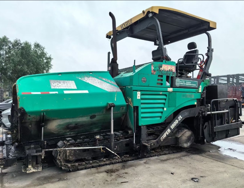 Second hand 15 year XCMG 903 telescopic plate pave