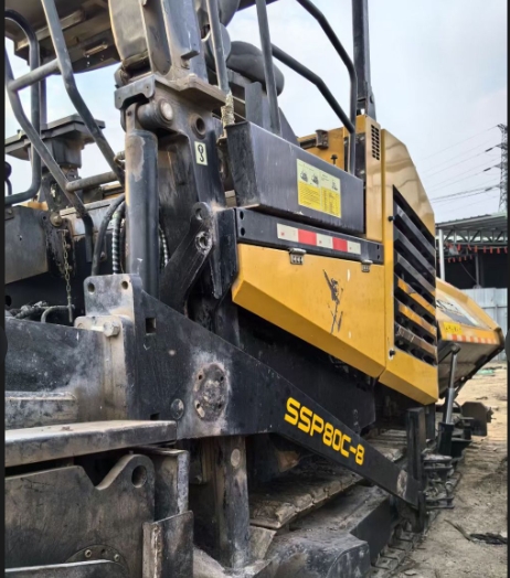 Used 20-year Sany 80-C8 telescopic plate paver, 3-
