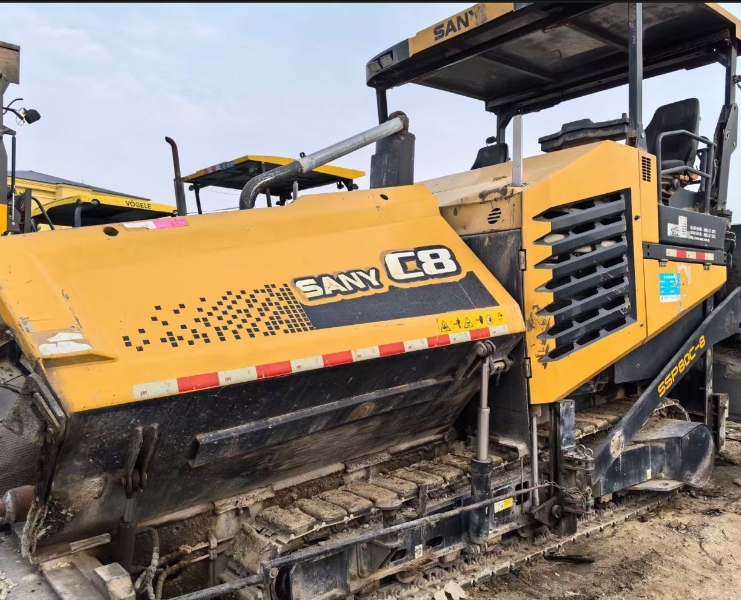 Used 20-year Sany 80C8 telescopic plate paver, 3-m