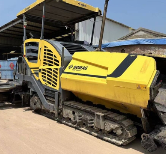 Second hand BMW BF880C paver 2021