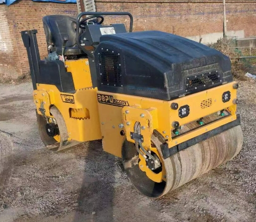 Second hand Popper 2.5-ton double steel wheels in 