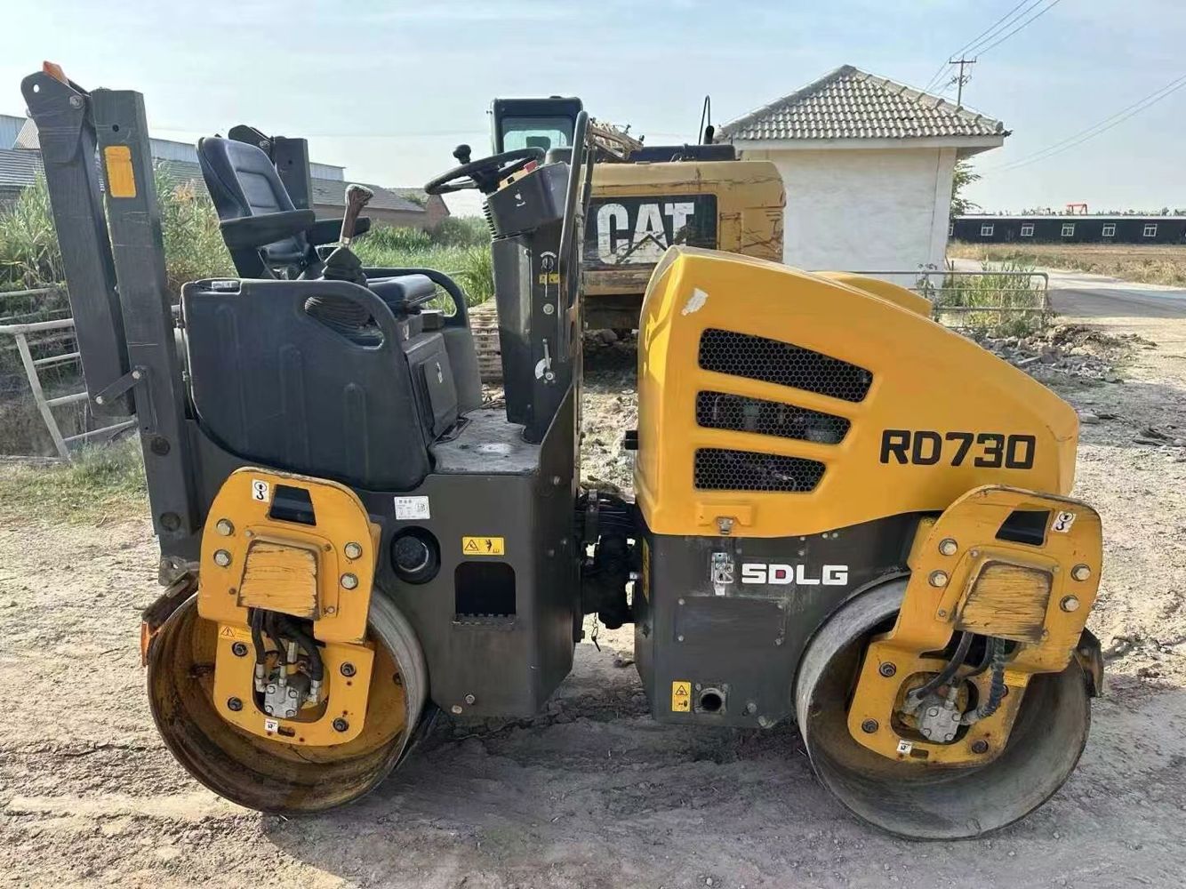 Used 21 year old Lingong 3-ton dual drive dual sho