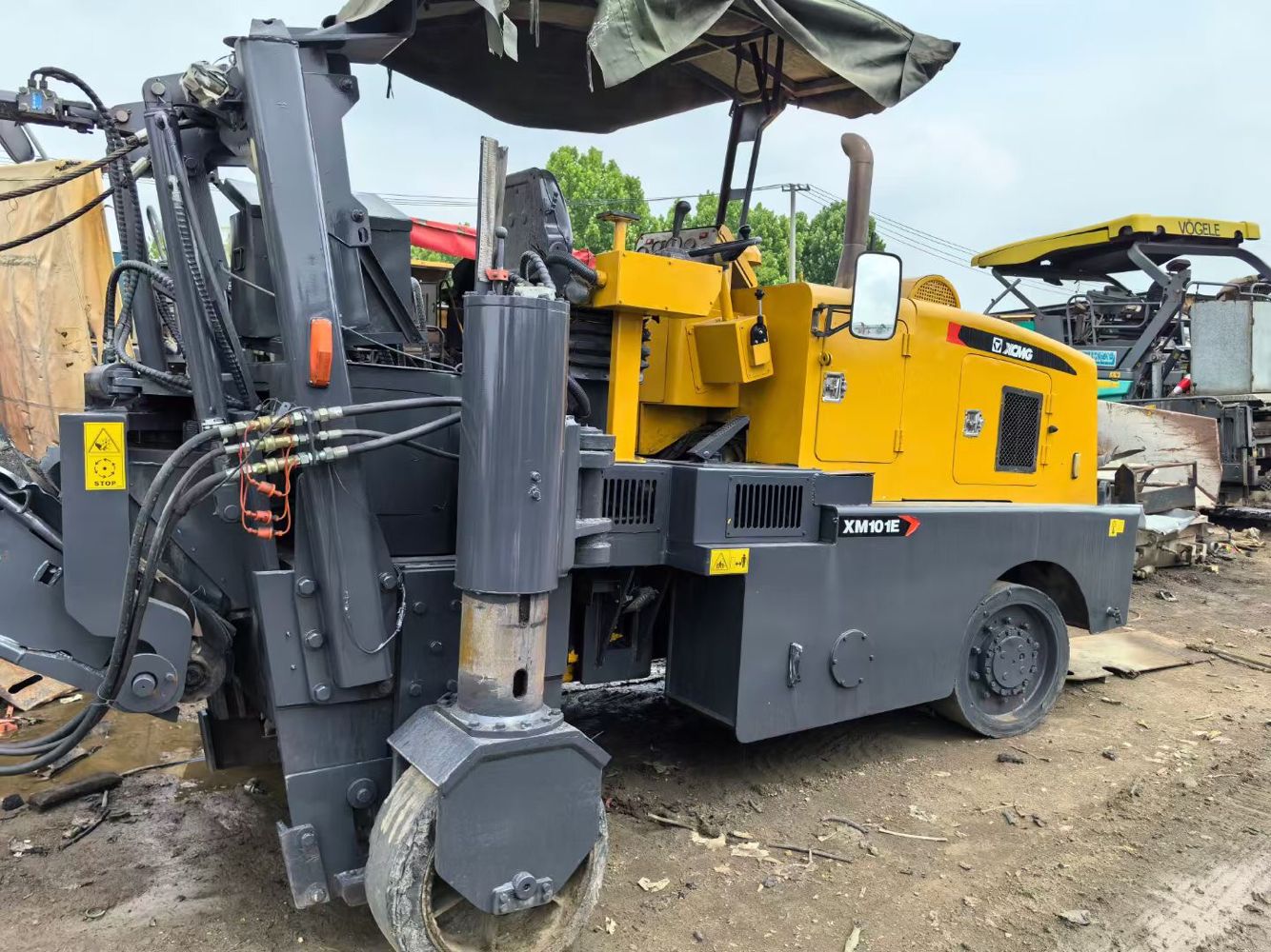 Used 13 year old XCMG one meter milling machine